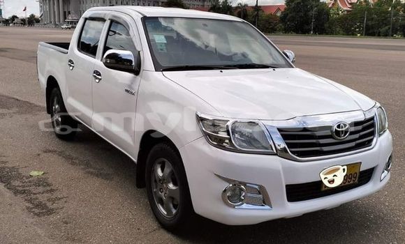 ຊື້ ໃຊ້ແລ້ວ Toyota Hilux White ລົດ ໃນ Vientiane ໃນ Vientiane Province ຊື້ ໃຊ້ແລ້ວ Toyota Hilux White ລົດ ໃນ Vientiane ໃນ Vientiane Province