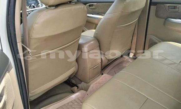 ຊື້ ໃຊ້ແລ້ວ Toyota Hilux White ລົດ ໃນ Vientiane ໃນ Vientiane Province ຊື້ ໃຊ້ແລ້ວ Toyota Hilux White ລົດ ໃນ Vientiane ໃນ Vientiane Province