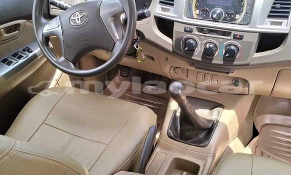 ຊື້ ໃຊ້ແລ້ວ Toyota Hilux White ລົດ ໃນ Vientiane ໃນ Vientiane Province ຊື້ ໃຊ້ແລ້ວ Toyota Hilux White ລົດ ໃນ Vientiane ໃນ Vientiane Province