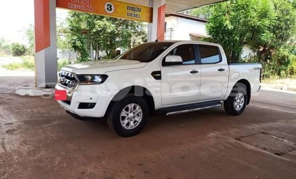 ຊື້ ໃຊ້ແລ້ວ Toyota Hilux White ລົດ ໃນ Vientiane ໃນ Vientiane Province ຊື້ ໃຊ້ແລ້ວ Toyota Hilux White ລົດ ໃນ Vientiane ໃນ Vientiane Province