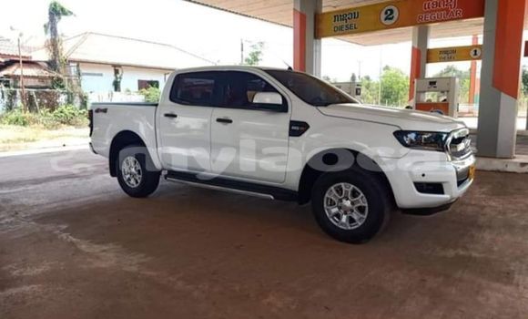 ຊື້ ໃຊ້ແລ້ວ Toyota Hilux White ລົດ ໃນ Vientiane ໃນ Vientiane Province ຊື້ ໃຊ້ແລ້ວ Toyota Hilux White ລົດ ໃນ Vientiane ໃນ Vientiane Province