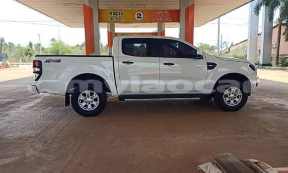 ຊື້ ໃຊ້ແລ້ວ Toyota Hilux White ລົດ ໃນ Vientiane ໃນ Vientiane Province ຊື້ ໃຊ້ແລ້ວ Toyota Hilux White ລົດ ໃນ Vientiane ໃນ Vientiane Province
