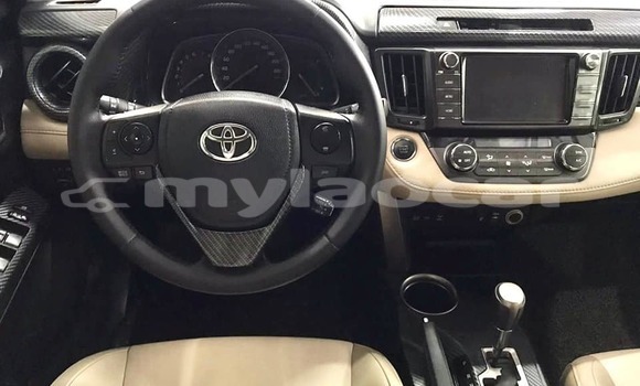 Buy Used Toyota Altezza White Car in Vientiane in Vientiane Province Buy Used Toyota Altezza White Car in Vientiane in Vientiane Province