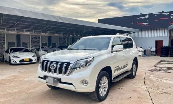 Buy Used Toyota Prado White Car in Vientiane in Vientiane Province Buy Used Toyota Prado White Car in Vientiane in Vientiane Province