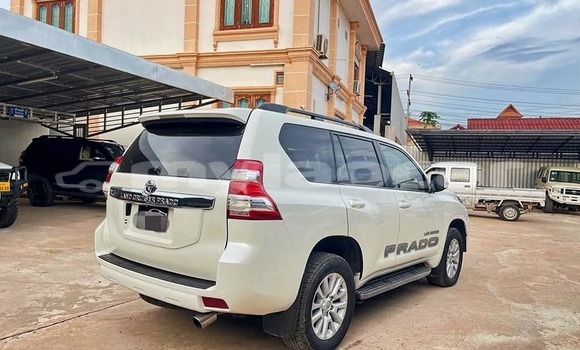 Buy Used Toyota Prado White Car in Vientiane in Vientiane Province Buy Used Toyota Prado White Car in Vientiane in Vientiane Province