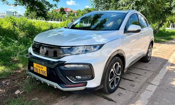 Buy Used Honda CR-X White Car in Vientiane in Vientiane Province