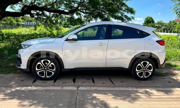 Buy Used Honda CR-X White Car in Vientiane in Vientiane Province Buy Used Honda CR-X White Car in Vientiane in Vientiane Province