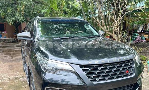 Buy Used Toyota Fortuner Black Car in Vientiane in Vientiane Province Buy Used Toyota Fortuner Black Car in Vientiane in Vientiane Province