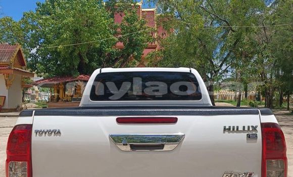Buy Used Toyota Hilux White Car in Vientiane in Vientiane Province Buy Used Toyota Hilux White Car in Vientiane in Vientiane Province