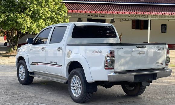 Buy Used Toyota Hilux White Car in Vientiane in Vientiane Province Buy Used Toyota Hilux White Car in Vientiane in Vientiane Province