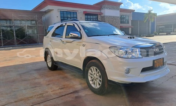 Buy Used Toyota Paseo White Car in Vientiane in Vientiane Province Buy Used Toyota Paseo White Car in Vientiane in Vientiane Province