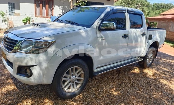 Buy Used Toyota Hilux White Car in Vientiane in Vientiane Province Buy Used Toyota Hilux White Car in Vientiane in Vientiane Province