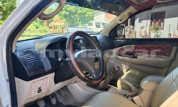 Buy Used Toyota Hilux White Car in Vientiane in Vientiane Province Buy Used Toyota Hilux White Car in Vientiane in Vientiane Province
