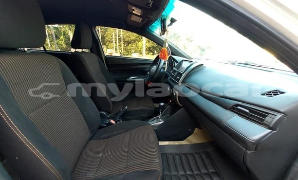 Buy Used Toyota Avensis White Car in Vientiane in Vientiane Province Buy Used Toyota Avensis White Car in Vientiane in Vientiane Province