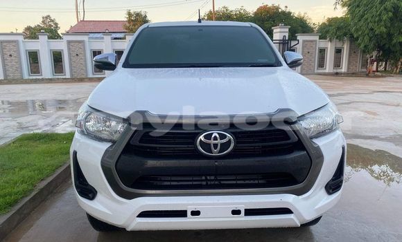 Buy Used Toyota Hilux White Car in Vientiane in Vientiane Province Buy Used Toyota Hilux White Car in Vientiane in Vientiane Province
