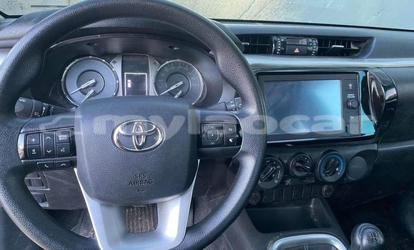 Buy Used Toyota Hilux White Car in Vientiane in Vientiane Province Buy Used Toyota Hilux White Car in Vientiane in Vientiane Province