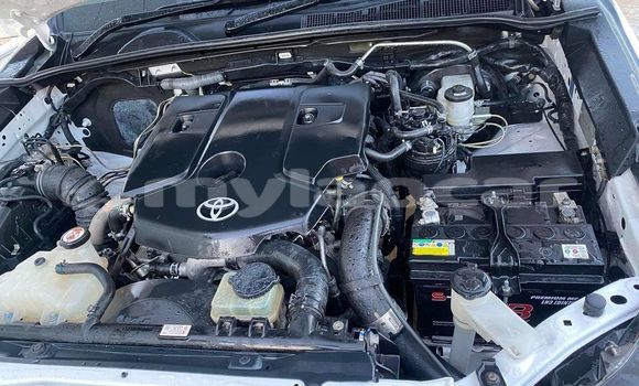 Buy Used Toyota Hilux White Car in Vientiane in Vientiane Province Buy Used Toyota Hilux White Car in Vientiane in Vientiane Province