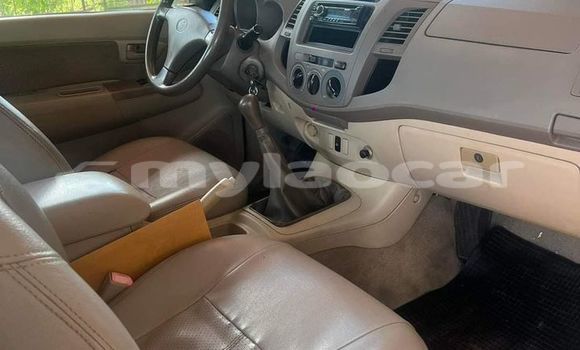 Buy Used Toyota Hilux White Car in Vientiane in Vientiane Province Buy Used Toyota Hilux White Car in Vientiane in Vientiane Province