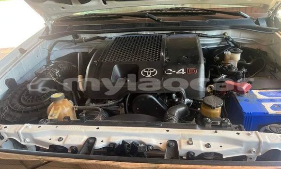 Buy Used Toyota Hilux White Car in Vientiane in Vientiane Province Buy Used Toyota Hilux White Car in Vientiane in Vientiane Province