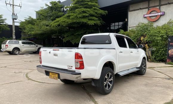 Buy Used Toyota Hilux White Car in Vientiane in Vientiane Province Buy Used Toyota Hilux White Car in Vientiane in Vientiane Province