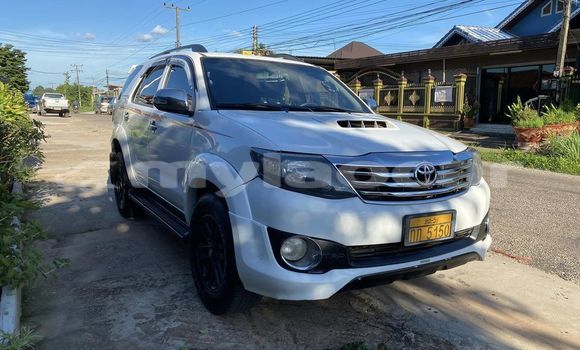 Buy Used Toyota Fortuner White Car in Vientiane in Vientiane Province Buy Used Toyota Fortuner White Car in Vientiane in Vientiane Province