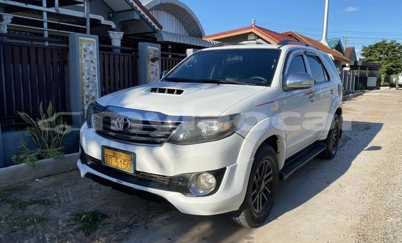 Buy Used Toyota Fortuner White Car in Vientiane in Vientiane Province Buy Used Toyota Fortuner White Car in Vientiane in Vientiane Province