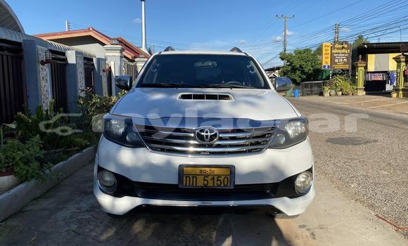 Buy Used Toyota Fortuner White Car in Vientiane in Vientiane Province Buy Used Toyota Fortuner White Car in Vientiane in Vientiane Province