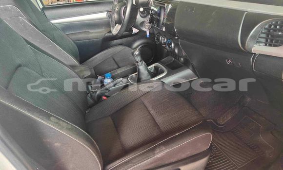 Buy Used Toyota Hilux White Car in Vientiane in Vientiane Province Buy Used Toyota Hilux White Car in Vientiane in Vientiane Province