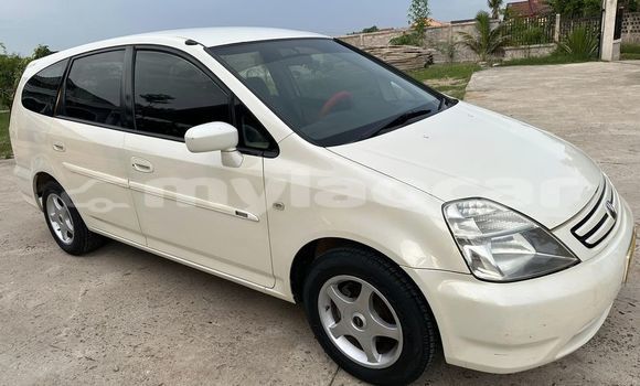 Buy Used Honda Stream White Car in Vientiane in Vientiane Province