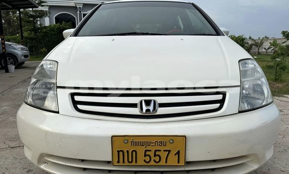Buy Used Honda Stream White Car in Vientiane in Vientiane Province Buy Used Honda Stream White Car in Vientiane in Vientiane Province