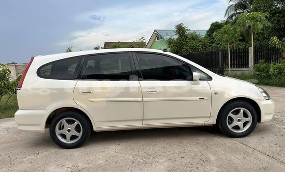 Buy Used Honda Stream White Car in Vientiane in Vientiane Province Buy Used Honda Stream White Car in Vientiane in Vientiane Province