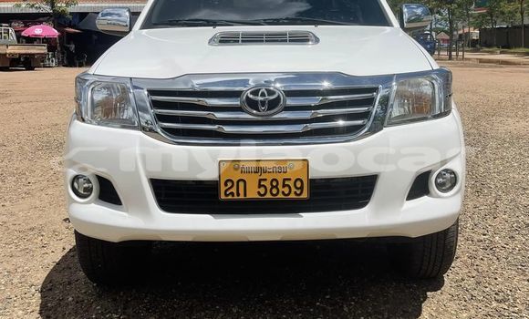 ຊື້ ໃຊ້ແລ້ວ Toyota Hilux White ລົດ ໃນ Vientiane ໃນ Vientiane Province ຊື້ ໃຊ້ແລ້ວ Toyota Hilux White ລົດ ໃນ Vientiane ໃນ Vientiane Province
