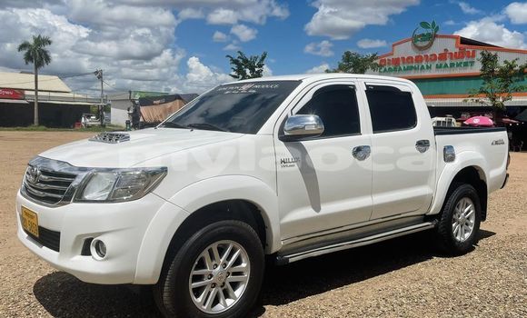 ຊື້ ໃຊ້ແລ້ວ Toyota Hilux White ລົດ ໃນ Vientiane ໃນ Vientiane Province ຊື້ ໃຊ້ແລ້ວ Toyota Hilux White ລົດ ໃນ Vientiane ໃນ Vientiane Province