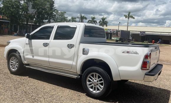ຊື້ ໃຊ້ແລ້ວ Toyota Hilux White ລົດ ໃນ Vientiane ໃນ Vientiane Province ຊື້ ໃຊ້ແລ້ວ Toyota Hilux White ລົດ ໃນ Vientiane ໃນ Vientiane Province