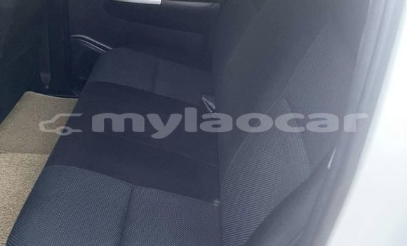 ຊື້ ໃຊ້ແລ້ວ Toyota Hilux White ລົດ ໃນ Vientiane ໃນ Vientiane Province ຊື້ ໃຊ້ແລ້ວ Toyota Hilux White ລົດ ໃນ Vientiane ໃນ Vientiane Province