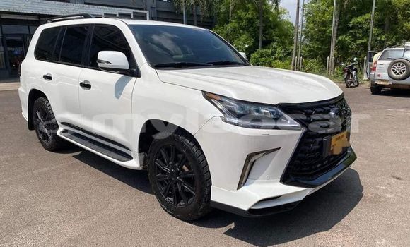 Buy Used Lexus LX 570 White Car in Vientiane in Vientiane Province Buy Used Lexus LX 570 White Car in Vientiane in Vientiane Province