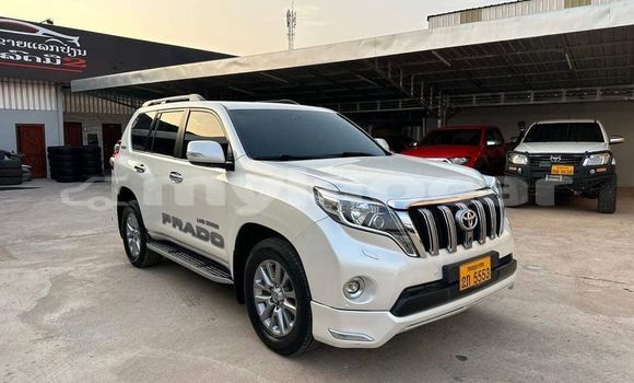 Buy Used Toyota Land Cruiser White Car in Vientiane in Vientiane Province Buy Used Toyota Land Cruiser White Car in Vientiane in Vientiane Province