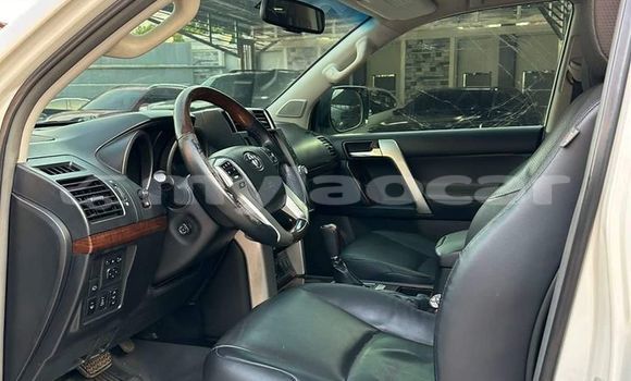 Buy Used Toyota Land Cruiser White Car in Vientiane in Vientiane Province Buy Used Toyota Land Cruiser White Car in Vientiane in Vientiane Province