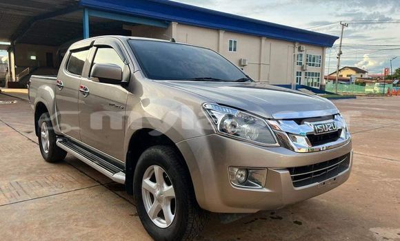 Buy Used Isuzu Aska Other Car in Vientiane in Vientiane Province Buy Used Isuzu Aska Other Car in Vientiane in Vientiane Province