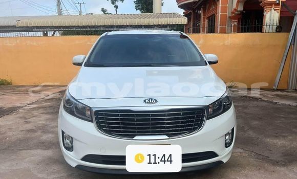 Buy Used Kia Sedona White Car in Vientiane in Vientiane Province Buy Used Kia Sedona White Car in Vientiane in Vientiane Province