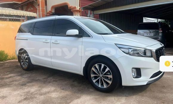 Buy Used Kia Sedona White Car in Vientiane in Vientiane Province Buy Used Kia Sedona White Car in Vientiane in Vientiane Province