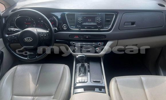 Buy Used Kia Sedona White Car in Vientiane in Vientiane Province Buy Used Kia Sedona White Car in Vientiane in Vientiane Province