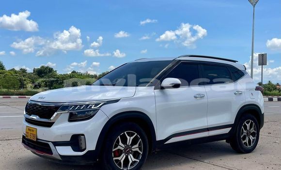 Buy Used Kia Sedona White Car in Vientiane in Vientiane Province Buy Used Kia Sedona White Car in Vientiane in Vientiane Province