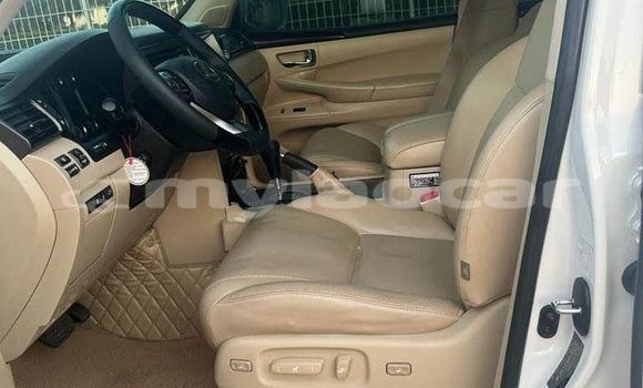 Buy Used Lexus LX 570 White Car in Vientiane in Vientiane Province Buy Used Lexus LX 570 White Car in Vientiane in Vientiane Province