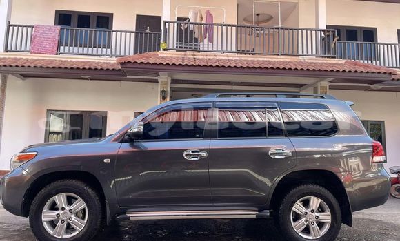 Buy Used Land Rover Defender Other Car in Vientiane in Vientiane Province Buy Used Land Rover Defender Other Car in Vientiane in Vientiane Province