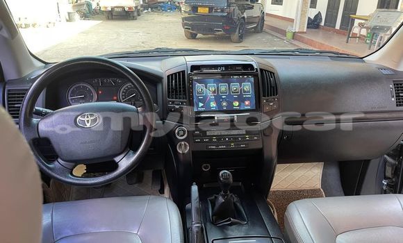 Buy Used Land Rover Defender Other Car in Vientiane in Vientiane Province Buy Used Land Rover Defender Other Car in Vientiane in Vientiane Province