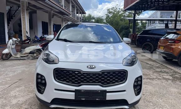 Buy Used Kia Sportage White Car in Vientiane in Vientiane Province Buy Used Kia Sportage White Car in Vientiane in Vientiane Province