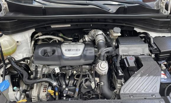 Buy Used Kia Sportage White Car in Vientiane in Vientiane Province Buy Used Kia Sportage White Car in Vientiane in Vientiane Province