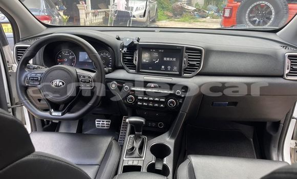 Buy Used Kia Sportage White Car in Vientiane in Vientiane Province Buy Used Kia Sportage White Car in Vientiane in Vientiane Province