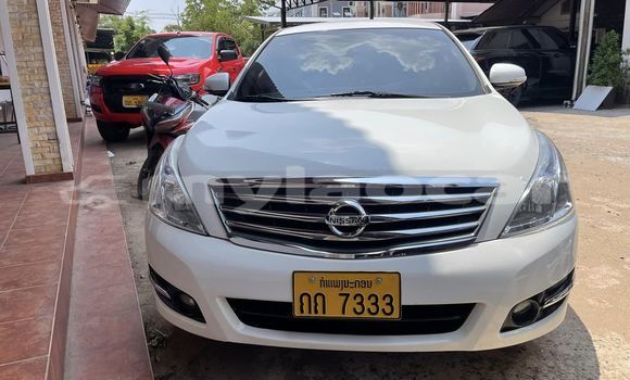 Buy Used Nissan Teana White Car in Vientiane in Vientiane Province Buy Used Nissan Teana White Car in Vientiane in Vientiane Province